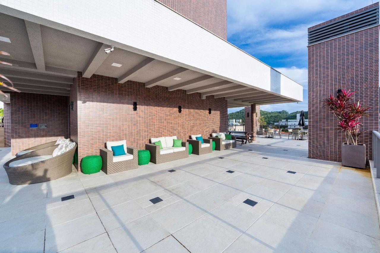Porto Madero 303 - Apartamento No Centro De Bombinhas - Rooftop Com Piscina E Academia - A Poucos Metros Da Praia - エクステリア 写真